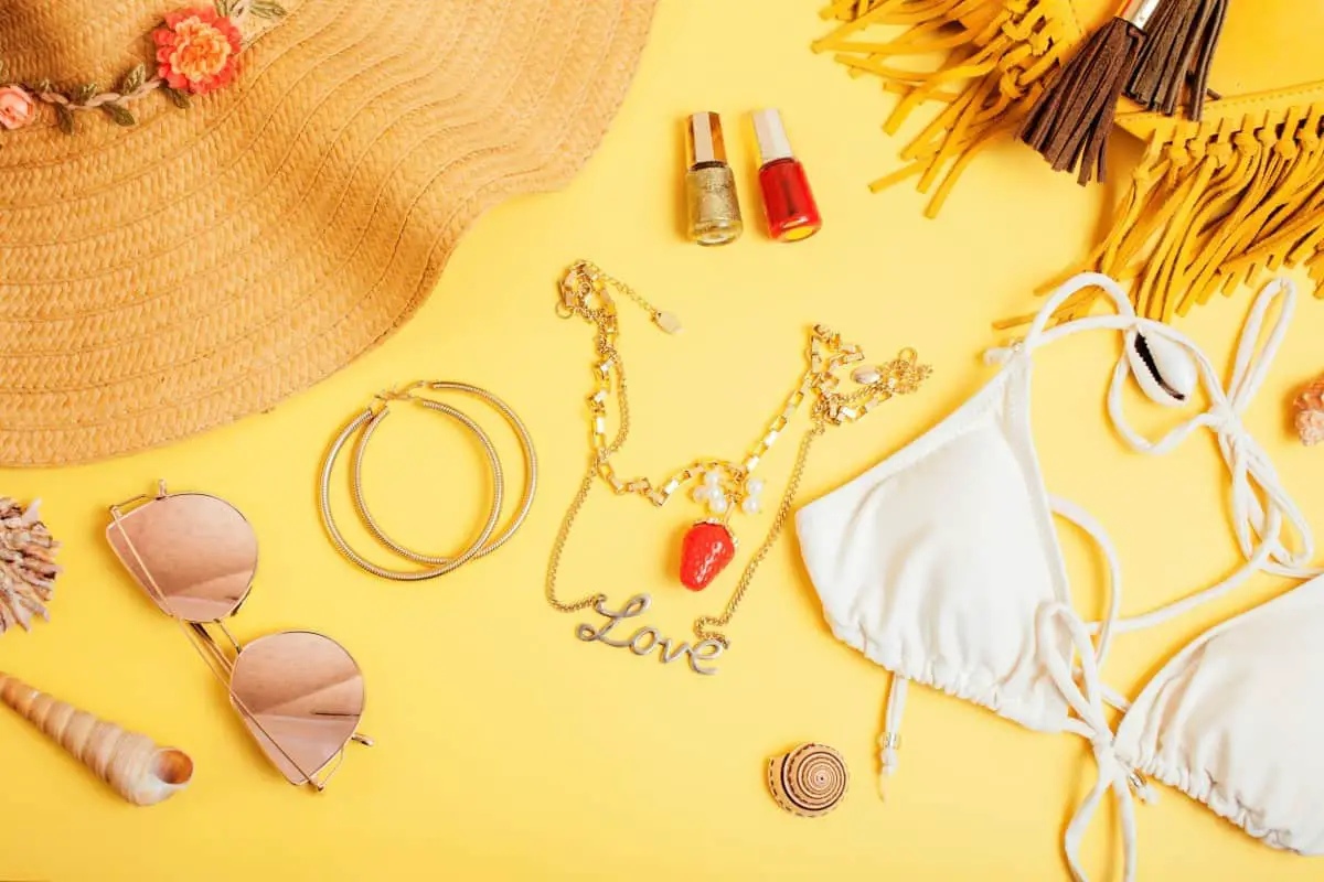 How To Keep Your Jewelry Organized When Traveling CraftILY